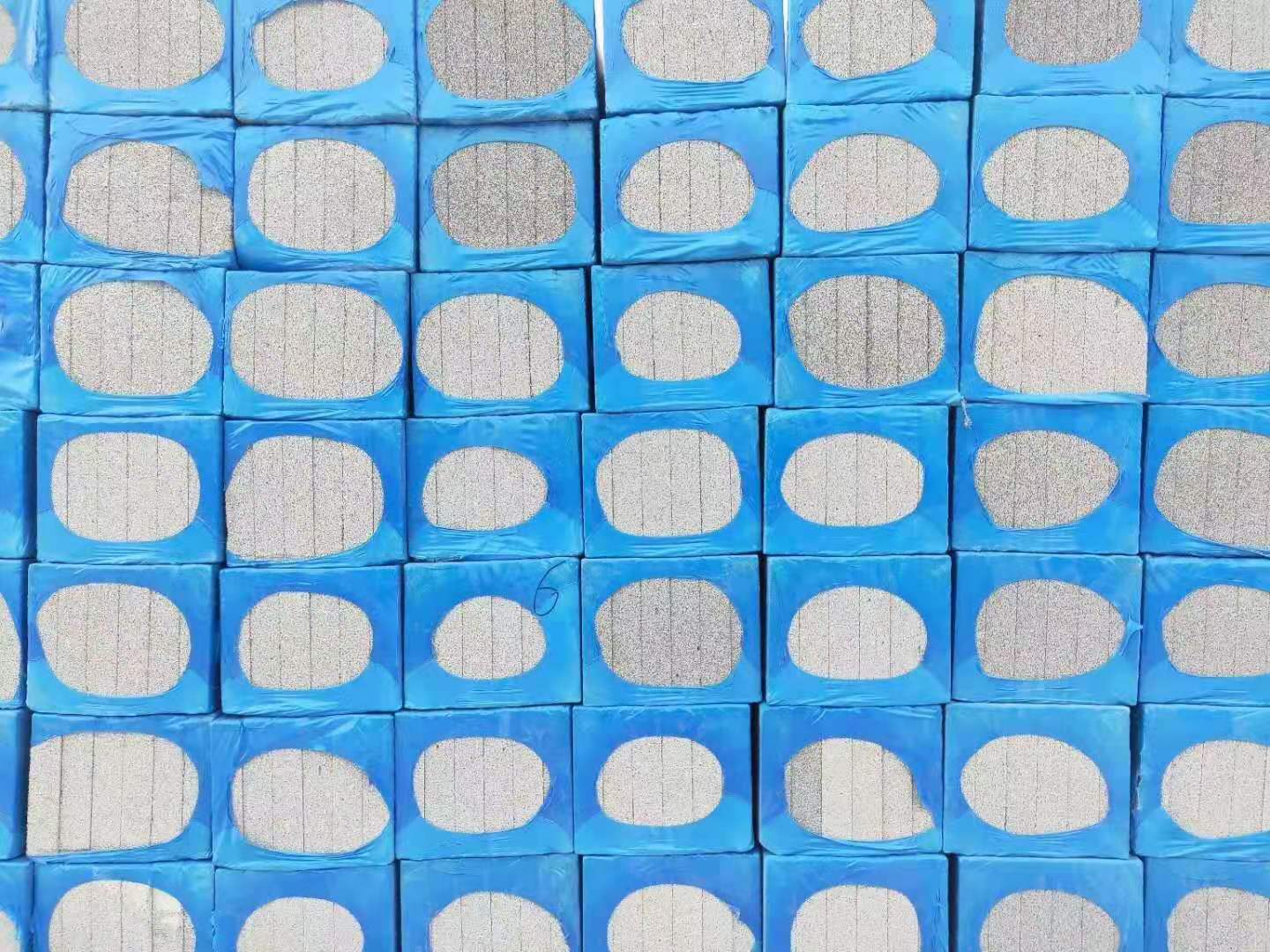 高品質(zhì)(zhì)水泥發(fā)(fā)泡磚